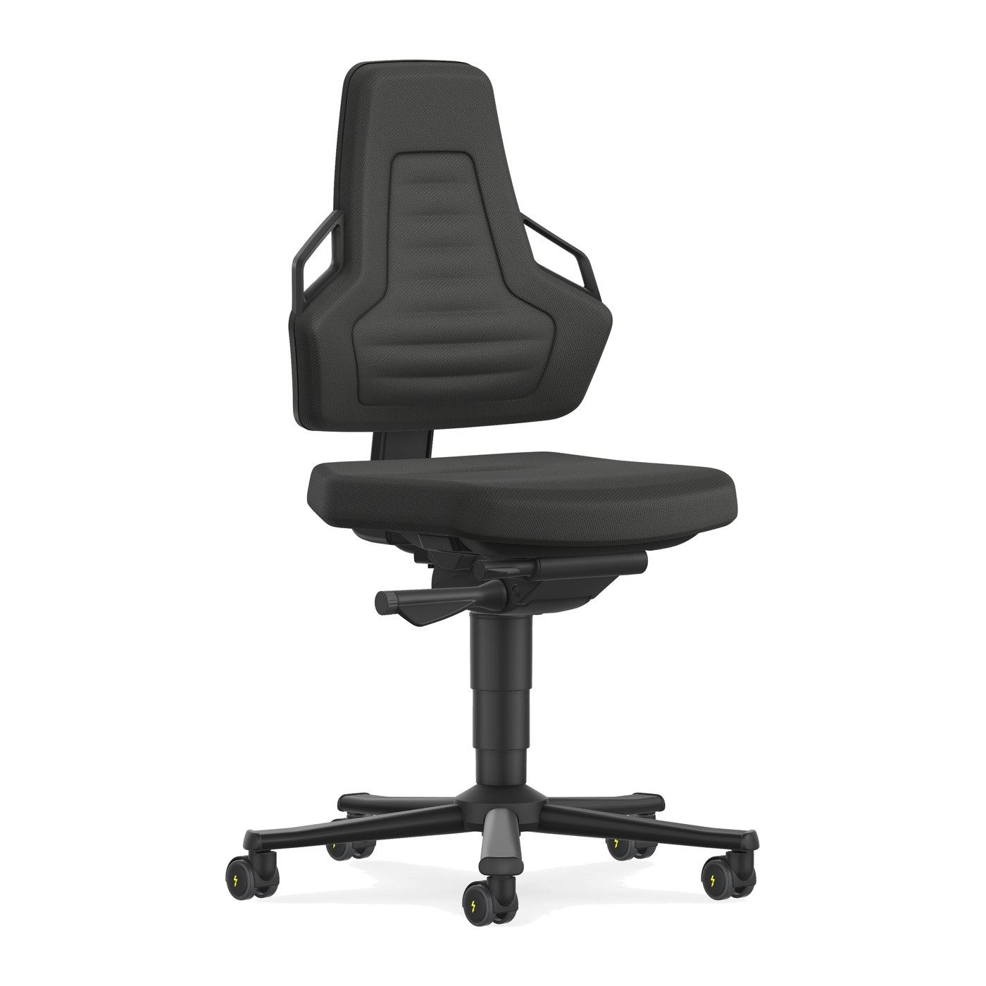 Silla antiestática Nexxit 9033-E con ruedas, vista en tres cuartos: respaldo estrecho con asas negras, asiento tapizado negro y base de cinco radios